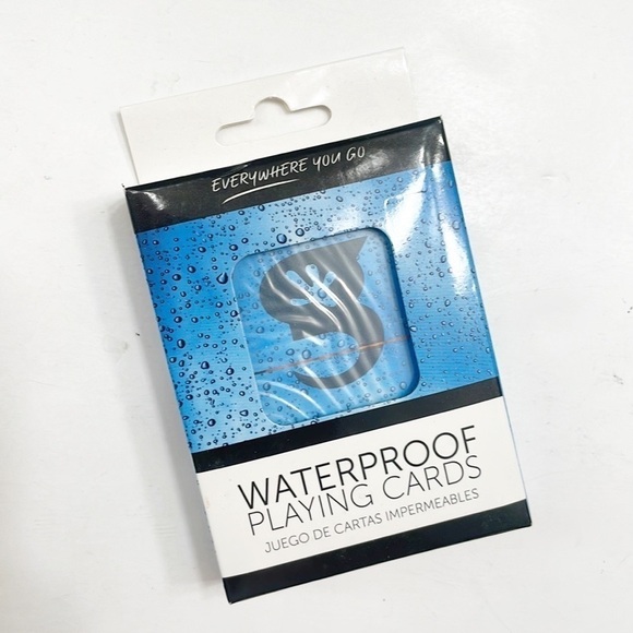 NEW Gecko Brands waterproof playing cards - Picture 1 of 3